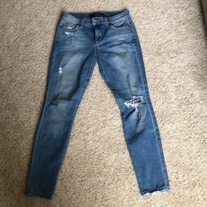 Joe’s light blue distressed jean size 26